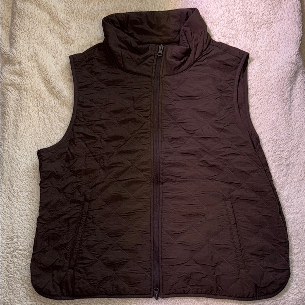 GapFit Quilted Vest